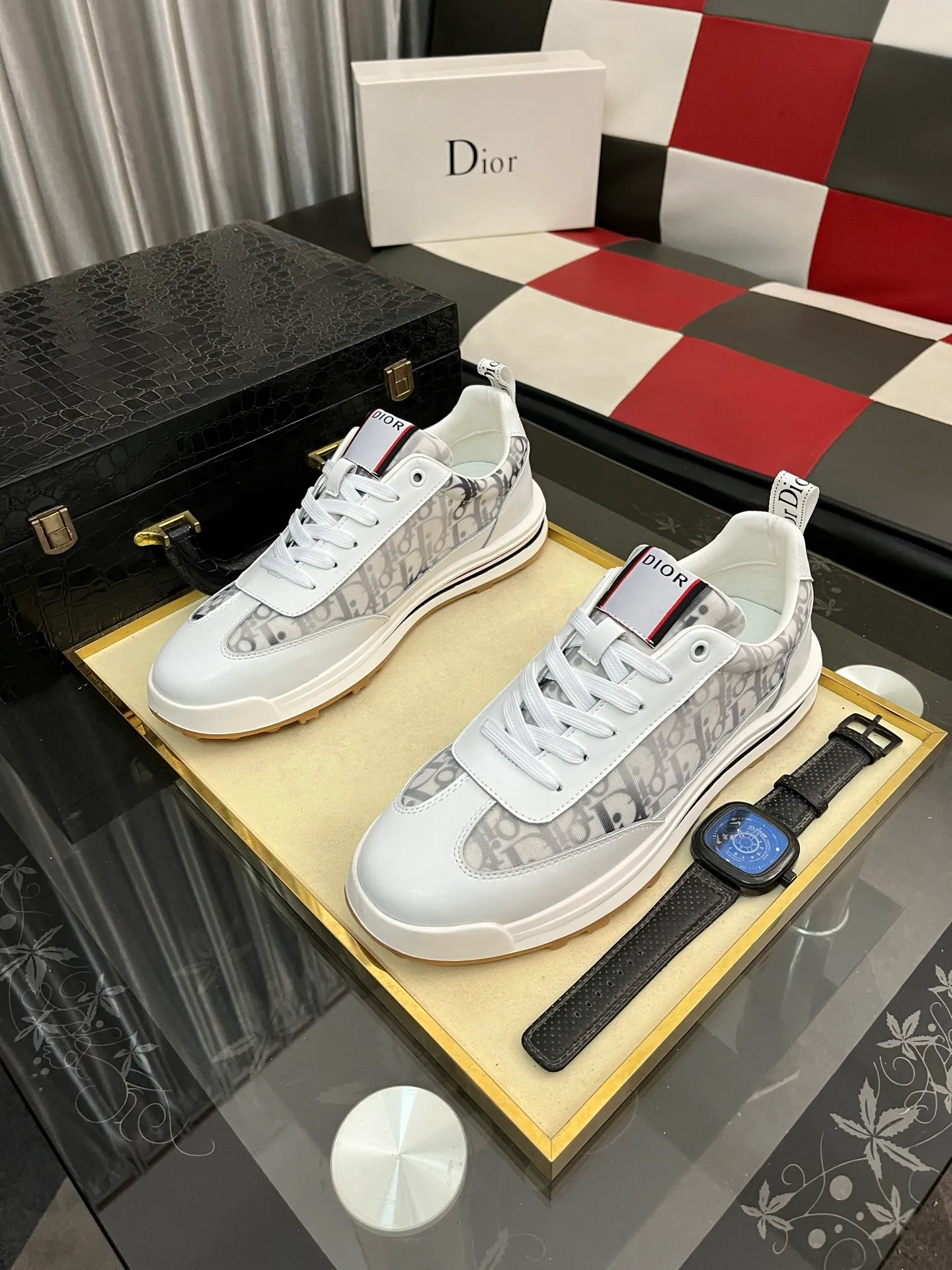 Men's shoes💰420⌚️⌚️[Dior] Dior's new men's genuine leather casual shoes, the highest version on the market, any comparison is welcome🆚! The original leather has excellent texture and is super high-end! Fetal sheep net lining imported from Italy, removable pad! Luxurious materials and fine workmanship, highly recommended! Code number: 38-443️⃣Colors available